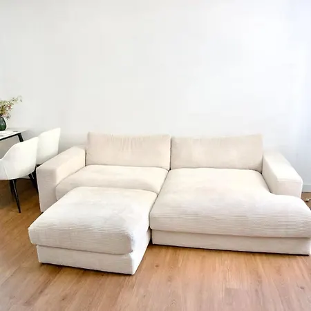 Less Than 1 Minute Away Apartament *
