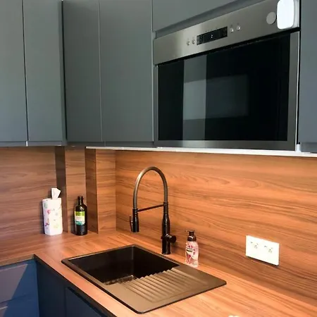 Less Than 1 Minute Away Apartmán Toulon