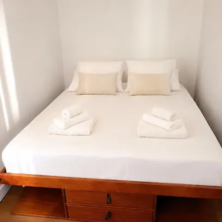 Apartmán Less Than 1 Minute Away